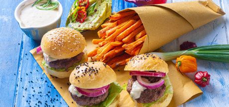 Mini mėsainiai su bulvytėmis iš batatų