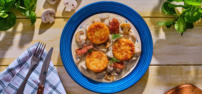 AVIKO Rösti Rondjes Naturelsu pievagrybių-bešamelio padažu (ciulama de ciuperci) ir traškia šonine 