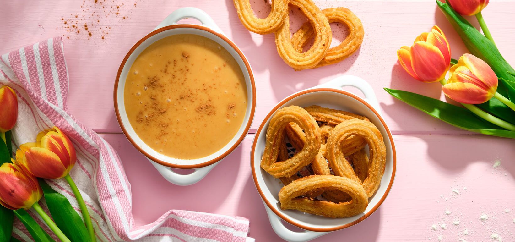 AVIKO Churros dulce de leche čiuros su cinamonu (kajmak padažu su cinamonu)