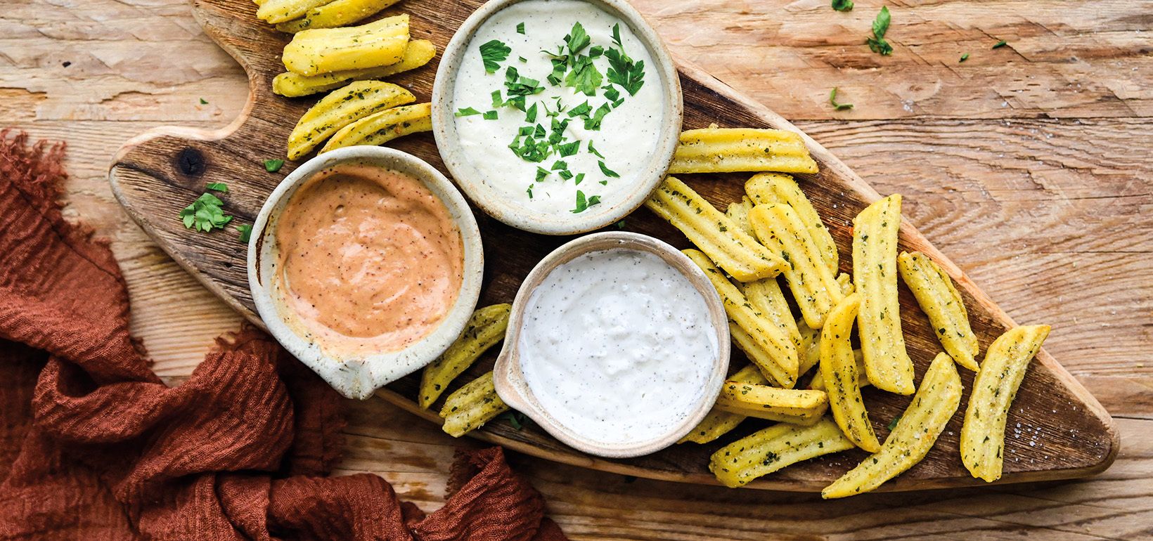 Aviko Wavy Blends Garlic & Herbs su 3 padažais